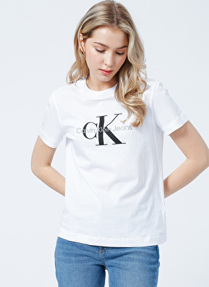 Calvin Klein Jeans Bisiklet Yaka   Rahat  Beyaz Kadın T-Shirt J20J219142YAF