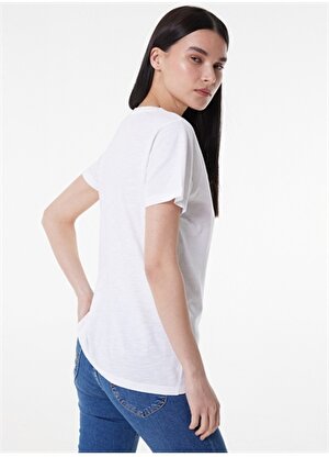 Lee L41JENLJ V Yaka  Regular Fit  Beyaz Kadın T-Shirt
