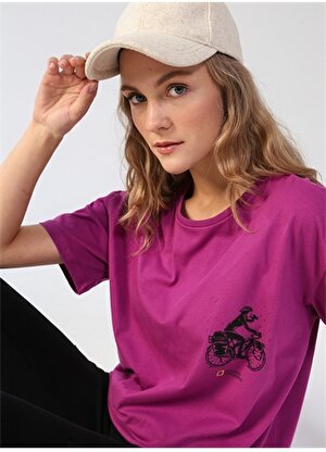 National Geographic Bisiklet Yaka Baskılı Mürdüm Kadın T-Shirt W-PERY