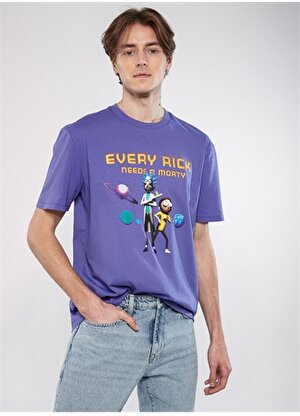 Mavi Bisiklet Yaka Baskılı Mor Erkek T-Shirt M0611232-70609_EVERY RICK NEEDS A M