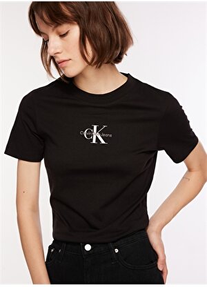 Calvin Klein Jeans Bisiklet Yaka Düz Siyah Kadın T-Shirt J20J221426