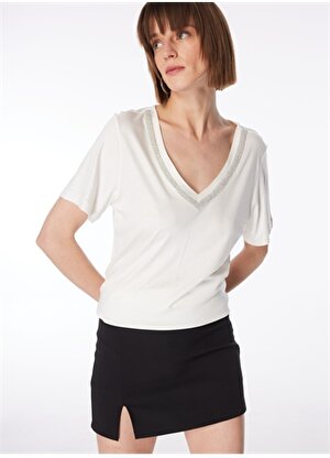 Fabrika Comfort V Yaka İşlemeli Kırık Beyaz Kadın T-Shirt FC4SL-TST0760