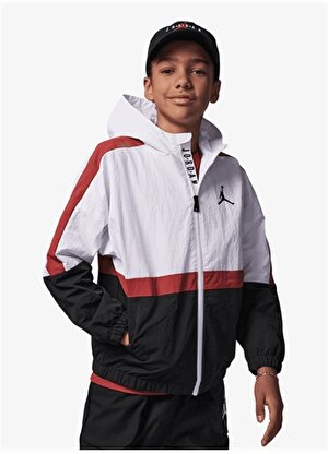 Nike Siyah - Beyaz Erkek Çocuk Yağmurluk 95D021-001-JDB COLOR BLCK WIND JCKT