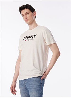 Tommy Jeans Baskılı Beyaz Erkek T-Shirt DM0DM18264YBH