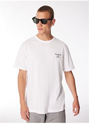 Tommy Jeans Düz Beyaz Erkek T-Shirt DM0DM18872YBR