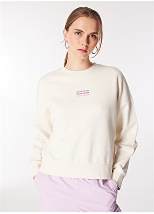Skechers Beyaz Kadın Kapüşon Yaka Regular Fit Sweatshirt S232241-102 Essential W Crew Neck S
