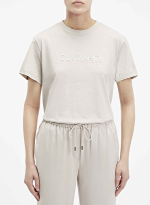 Calvin Klein Bisiklet Yaka Düz Açık Gri Kadın T-Shirt SATIN PRINT GRAPHIC T SHIRT