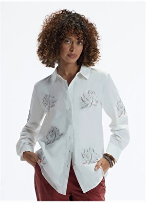 Yargıcı Bol Kesim Gömlek Yaka Emprime Kırık Beyaz Kadın Gömlek 24YKGM6203X