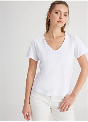 Wrangler V Yaka Beyaz Kadın T-Shirt W241664100-V Yaka T-shirt