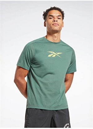 Reebok HT1707 TRAIN SPEEDWICK GFX Yeşil Erkek Yuvarlak Yaka Standart fit T-Shirt