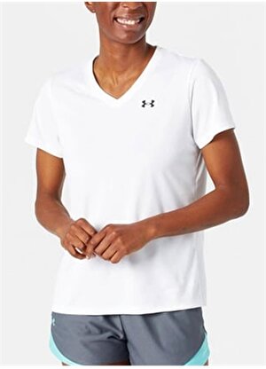 Under Armour 1384229-100 Tech SSV- Solid Beyaz Kadın Yuvarlak Yaka Normal Kalıp T-Shirt 