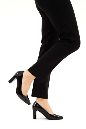 Tamer Tanca Kadın Hakiki Deri Siyah Rugan Klasik Ayakkabı