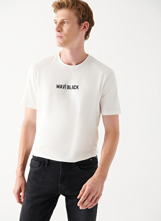 Mavi Bisiklet Yaka Baskılı Kırık Beyaz Erkek T-Shirt M0610785-70057_MAVİ BLACK BASKILI T