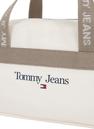 Tommy Hilfiger Beyaz Kadın 12,5X17x6 Fermuarlı Çapraz Çanta AW0AW14126YBH