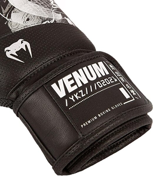 Venum YKZ21 Boxing Gloves 3