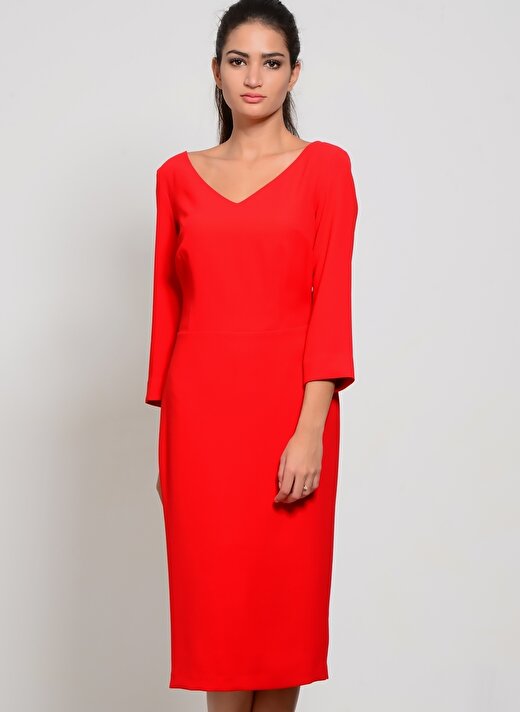 House Of Camellia Sırt Detaylı Diz Altı Kırmızı Elbise 3