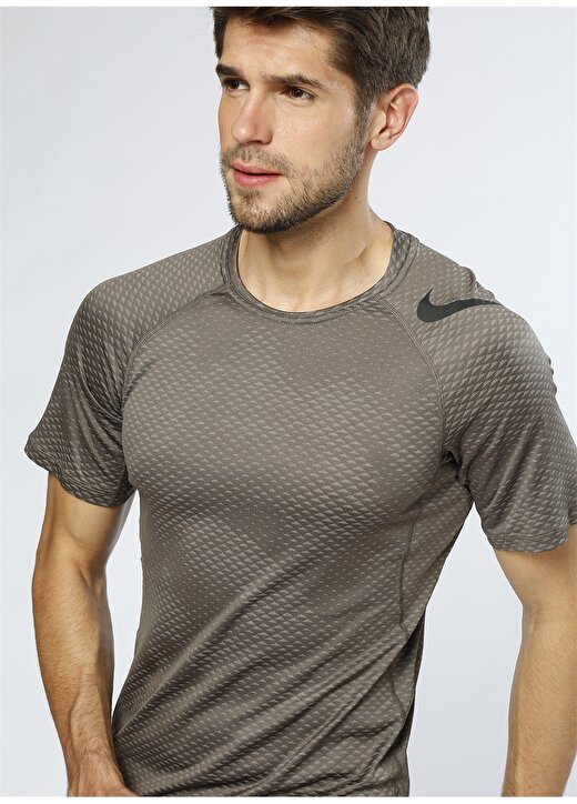 Nike Pro Hypercool T-Shirt 1