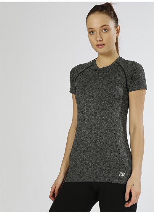 New Balance WT81820 Siyah Kadın T-Shirt 3