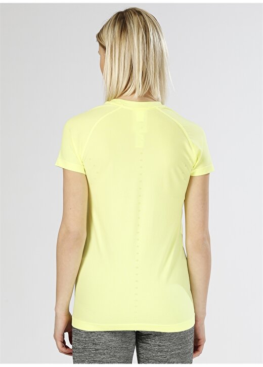 New Balance WT81820 Sarı Kadın T-Shirt 4