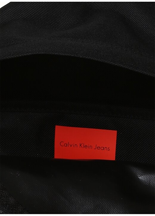 Calvin Klein Kadın Siyah Sırt Çantası 4