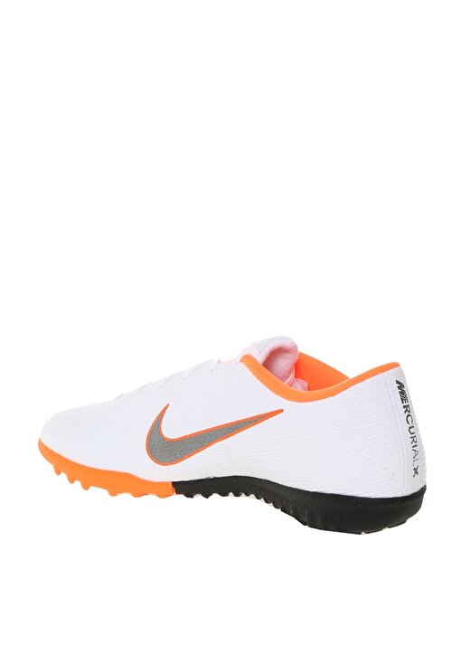 Nike Futbol Ayakkabısı 2