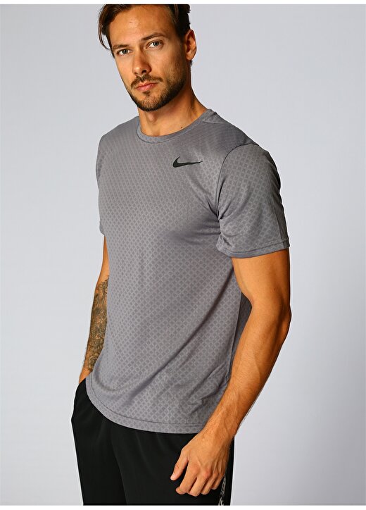 Nike Breathe T-Shirt 4