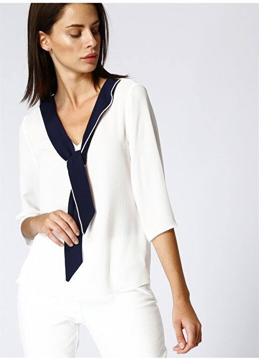 Koton Fular Detaylı Şifon Beyaz Bluz 1