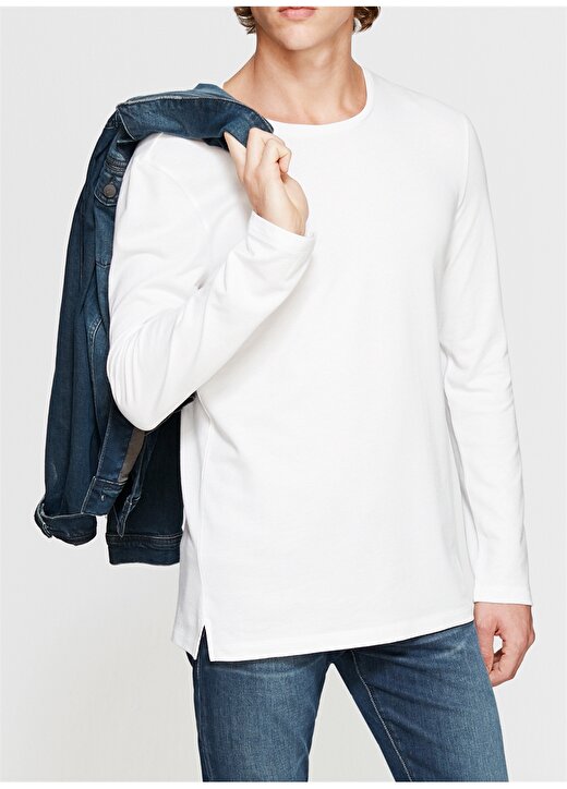 Mavi Uzun Kol Penye Beyaz T-Shirt 1