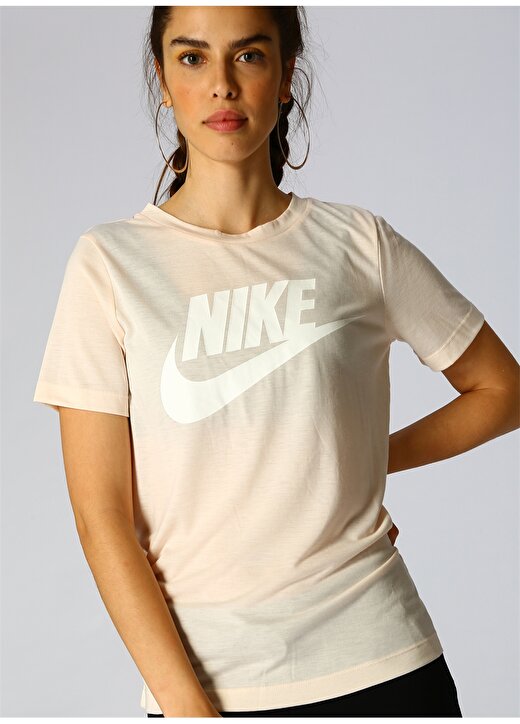 Nike Sportswear Essential T-Shirt 1
