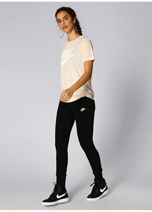 Nike Sportswear Essential T-Shirt 2
