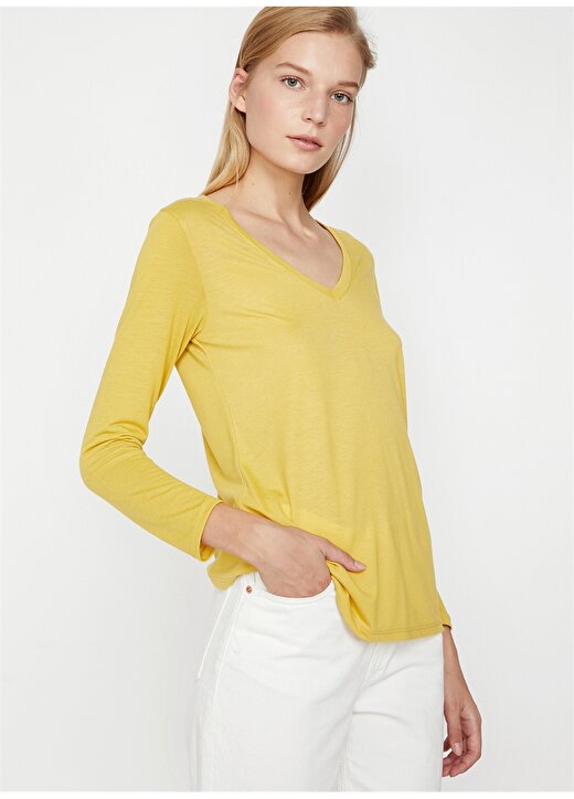 Koton V Yaka Sarı T-Shirt 2