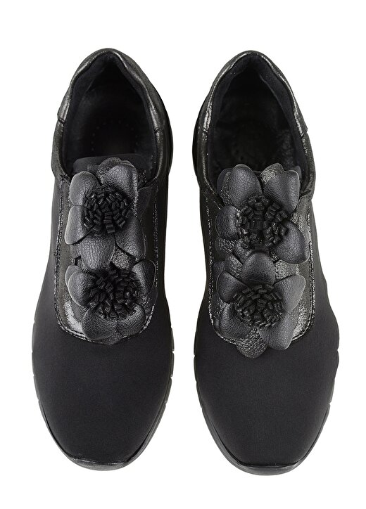 Divarese Kadın Çiçek Desenli Siyah Düz Ayakkabı 4