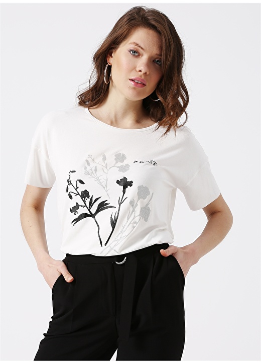 House Of Camellia Beyaz T-Shirt 1