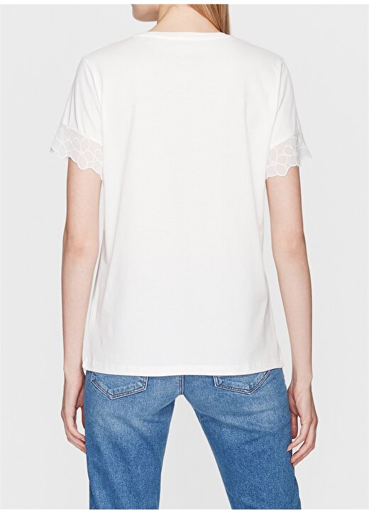 Mavi Kolları Dantel Detaylı Penye Kırık Beyaz T-Shirt 4