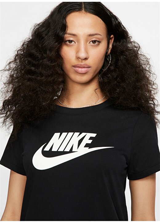 Nike Sportswear Kadın T-Shirt 1