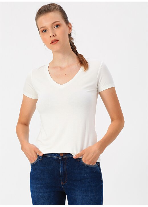 Aeropostale Beyaz Kadın V Yaka Kısa Kollu T-Shirt 3