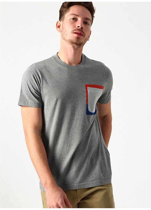 Dockers Cep Detaylı Gri T-Shirt 3