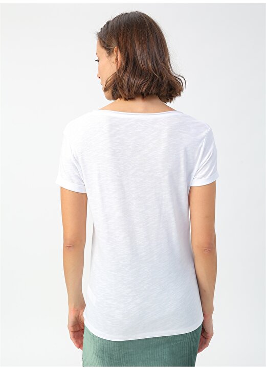 Mavi V Yaka Desenli Beyaz Kadın T-Shirt BASIC V YAKA PENYE 4