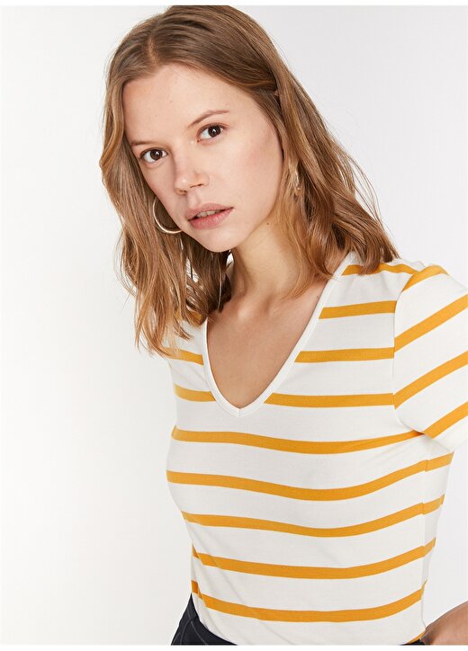 Koton V Yaka Çizgili Sarı Kadın T-Shirt 3