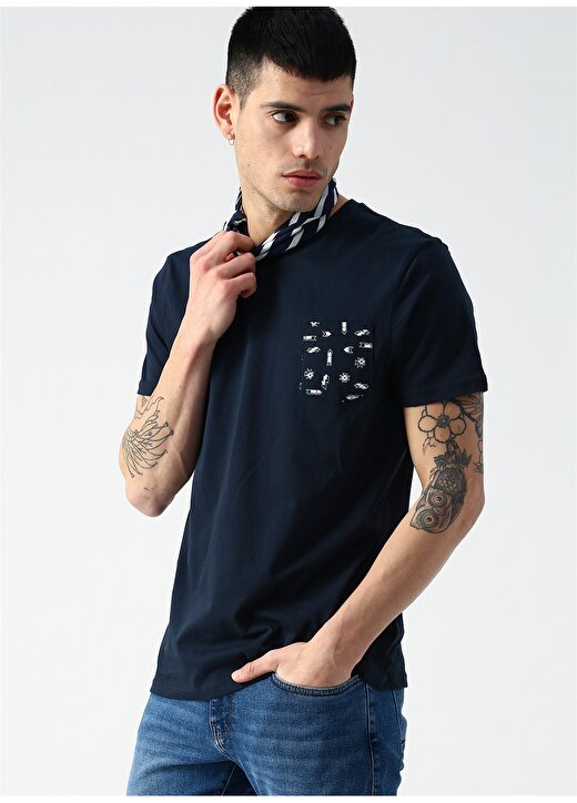 Mavi Cep Detaylı Lacivert T-Shirt 2