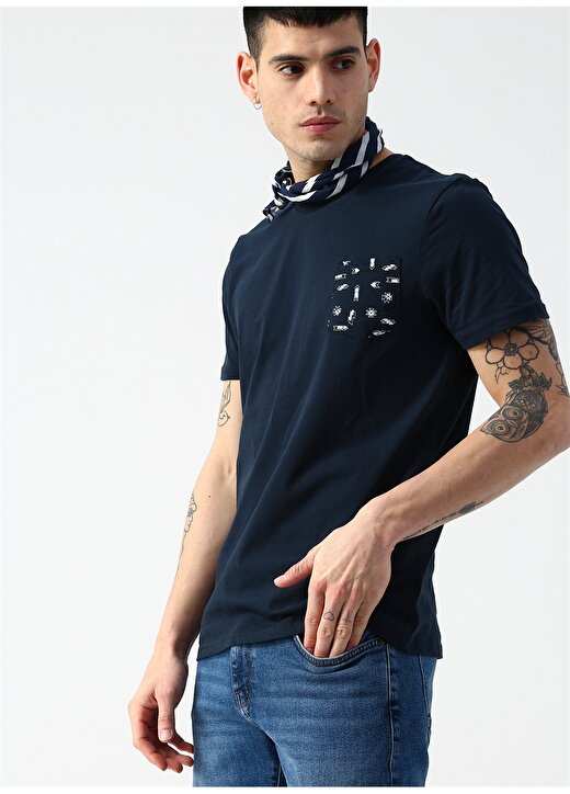 Mavi Cep Detaylı Lacivert T-Shirt 4