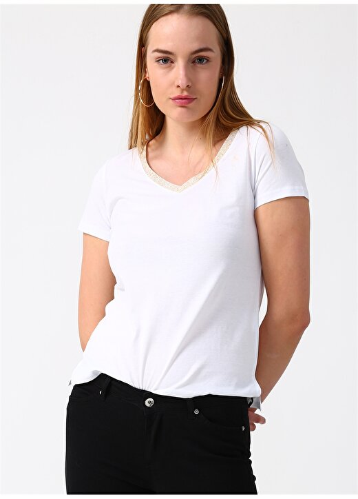 Fashion Friends 9Y1360B1 Beyaz V Yaka Kadın T-Shirt 3