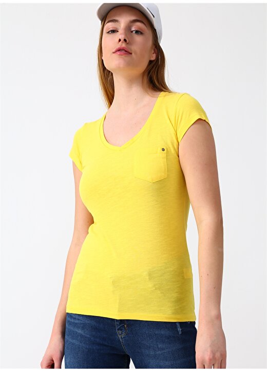Fashion Friends 9Y1529B1 Sarı V Yaka Kadın T-Shirt 1