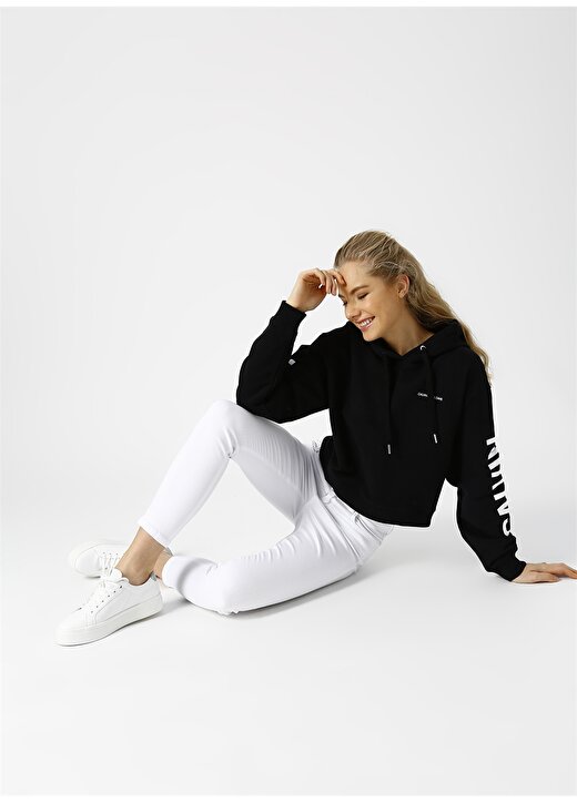 Calvin Klein Jeans Beyaz Kadın Sweatshirt CROPPED INSTITUTIO 2