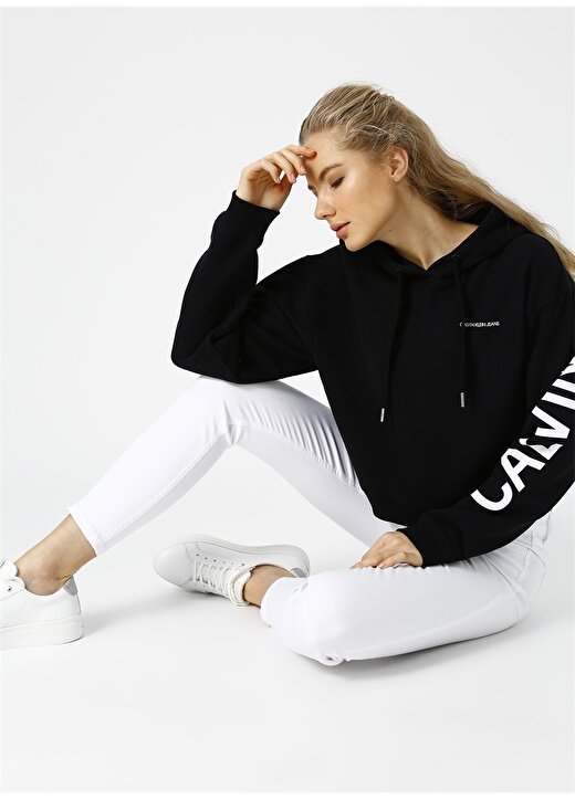 Calvin Klein Jeans Beyaz Kadın Sweatshirt CROPPED INSTITUTIO 3