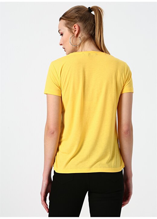 Vero Moda V Yaka Sarı Kadın T-Shirt 4