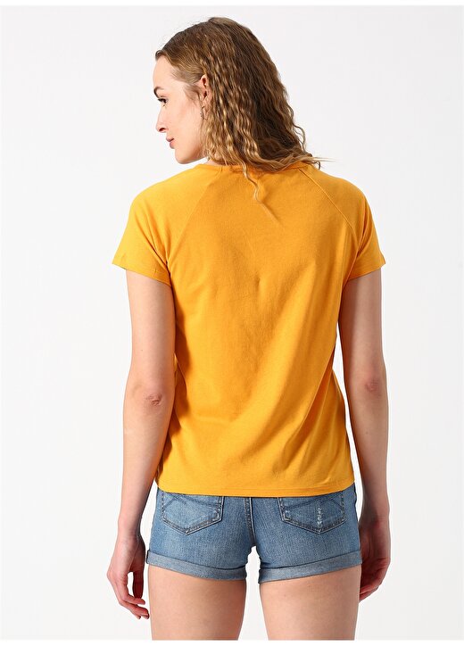 Koton Yazılı Hardal Rengi T-Shirt 4