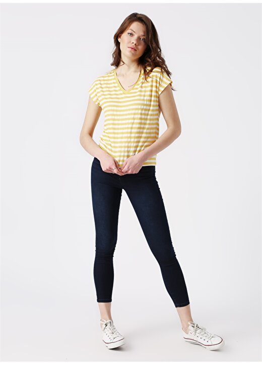 Koton V Yaka Sarı Çizgili Kadın T-Shirt 1