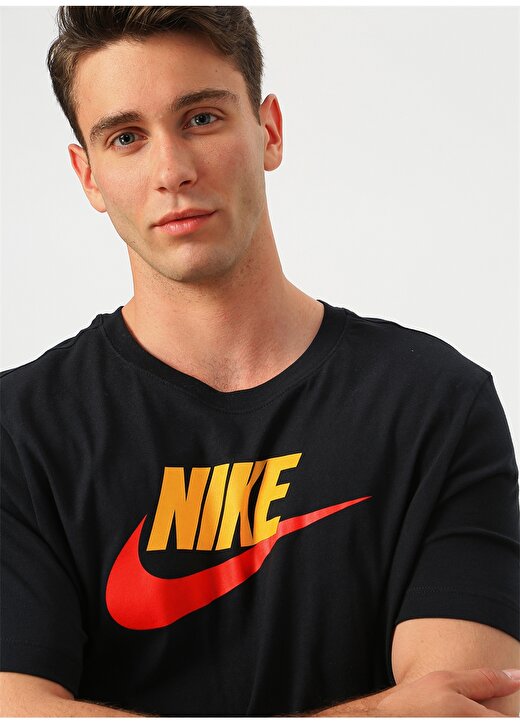 Nike Baskılı Siyah T-Shirt 4