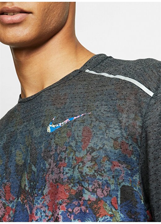 Nike BQ8325-438 T-Shirt 4